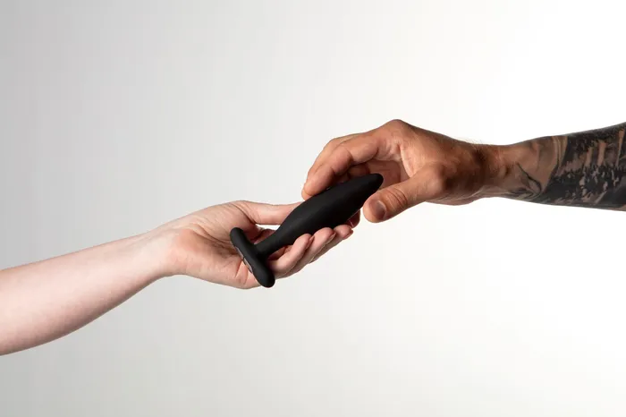 Je Joue Vesta Vibrating Butt Plug - Rumbly Vibes - Ideal for Beginners | Anal