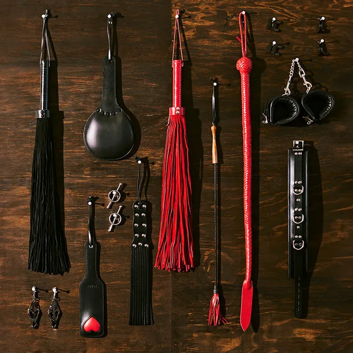 Rouge Suede Leather Flogger Rouge Restraints Rouge Suede Leather Flogger Rouge Restraints